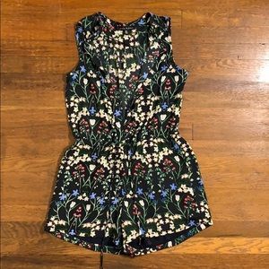 LIKE NEW Size 6 floral romper by Jasmine & Juliana